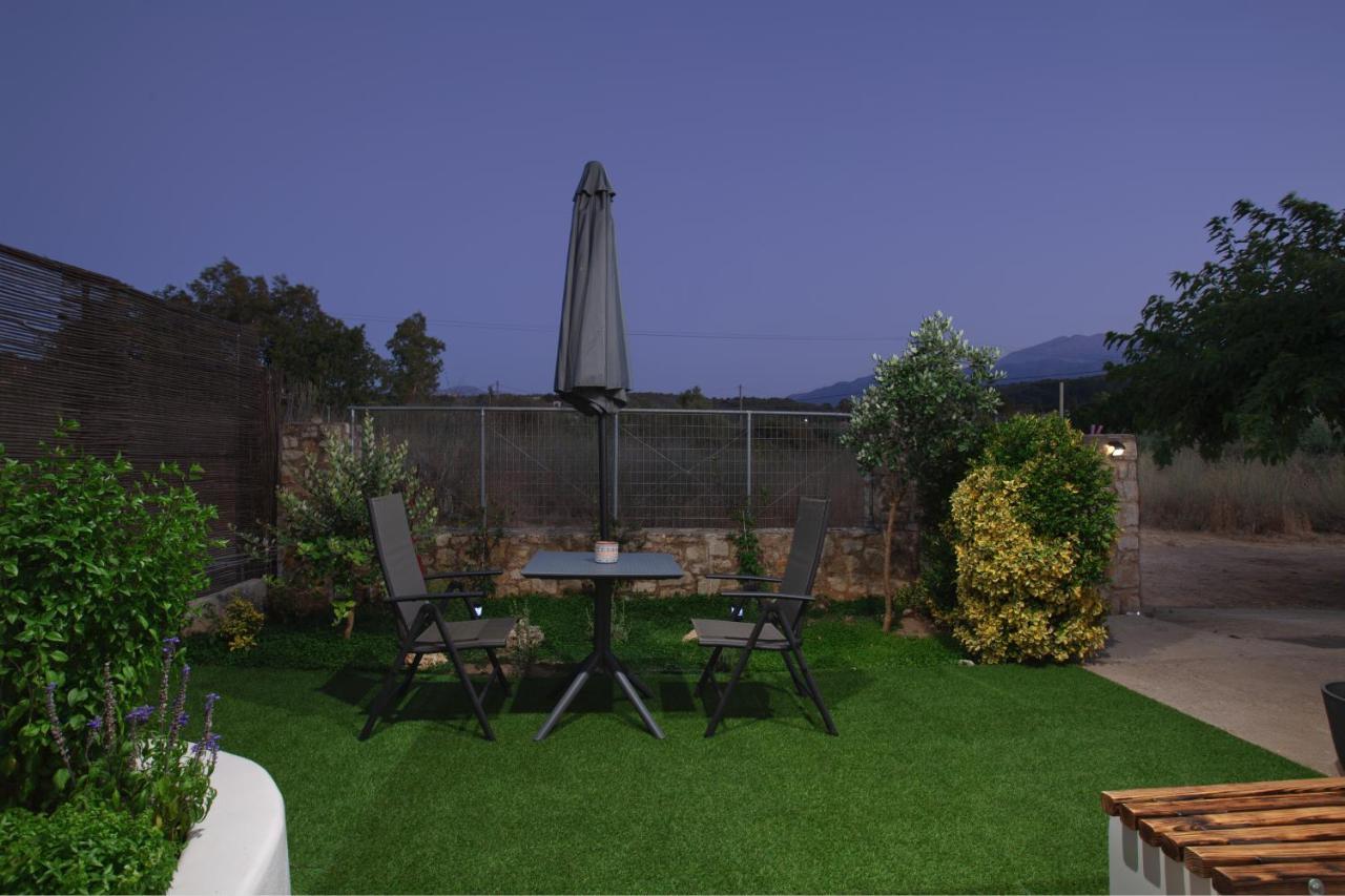 Livingfy Apt With Mountain View & Garden Vamos Exterior photo